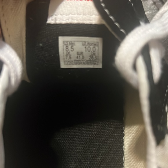 Vans men’s sneakers. Preowned but worn only one time. Size 8.5. NO BOX. - Picture 6 of 6